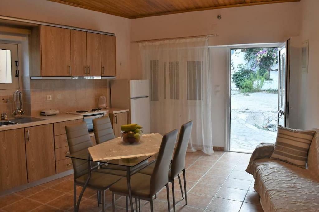 Giannoylas Hoyse{Pigadi Ágios Matthaíos Exterior foto